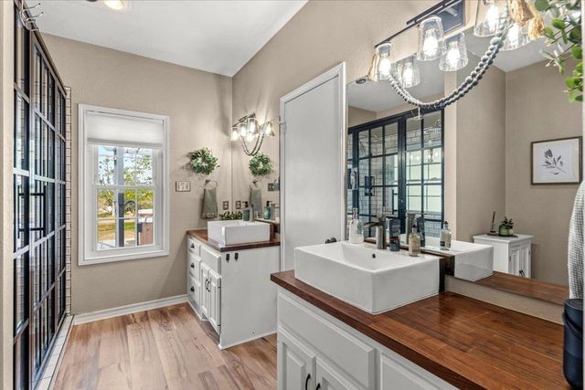 1007 Hidden Hills DR, Dripping Springs, TX 78620