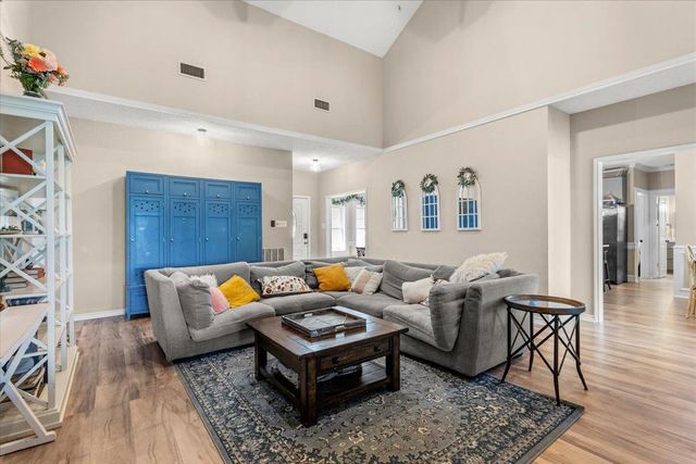 1007 Hidden Hills DR, Dripping Springs, TX 78620