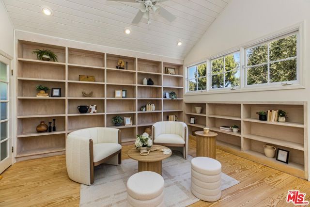 16214 Morrison Street, Encino (los Angeles), CA 91436