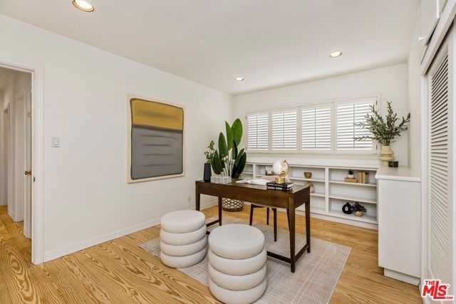 16214 Morrison Street, Encino (los Angeles), CA 91436