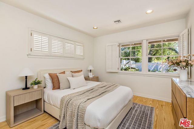 16214 Morrison Street, Encino (los Angeles), CA 91436
