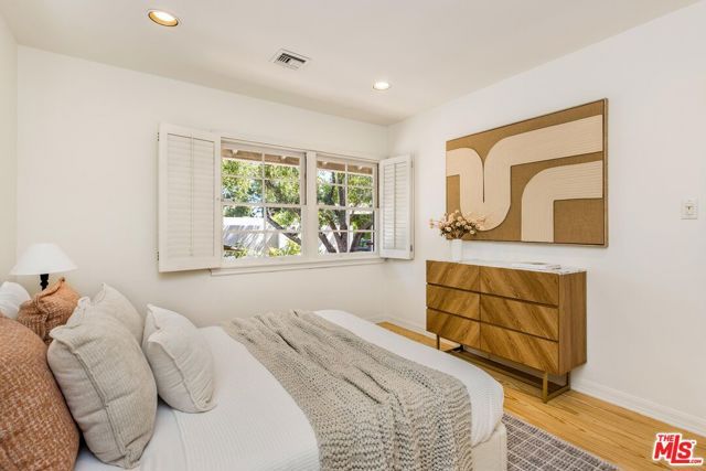 16214 Morrison Street, Encino (los Angeles), CA 91436