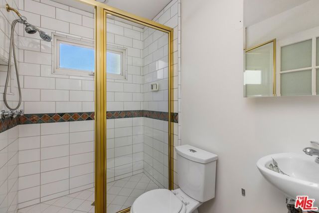 16214 Morrison Street, Encino (los Angeles), CA 91436