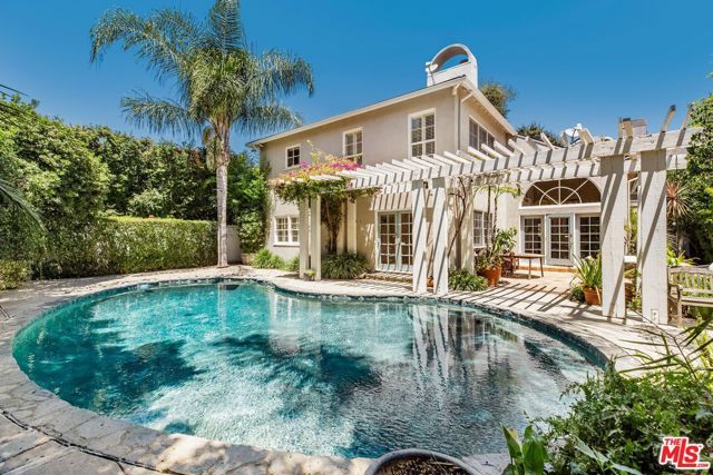16214 Morrison Street, Encino (los Angeles), CA 91436