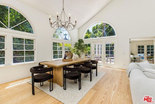 16214 Morrison Street, Encino (los Angeles), CA 91436