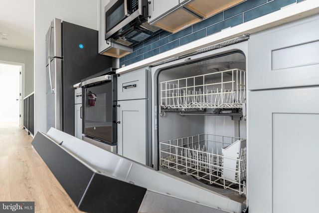 2914 W OXFORD ST, Philadelphia, PA 19121