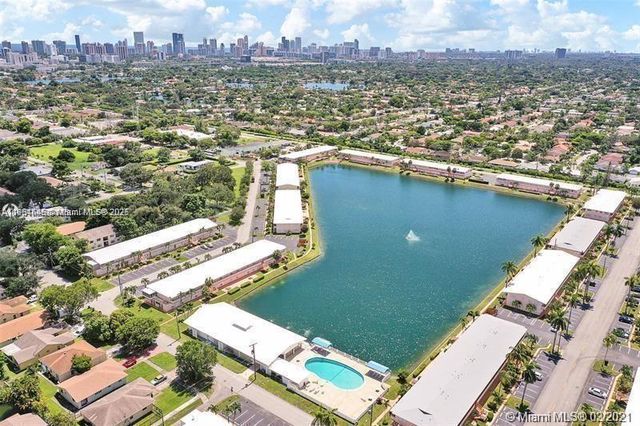 920 SW 11th Ave 9D, Hallandale Beach, FL 33009