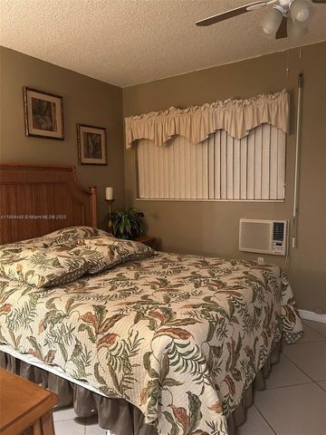 920 SW 11th Ave 9D, Hallandale Beach, FL 33009