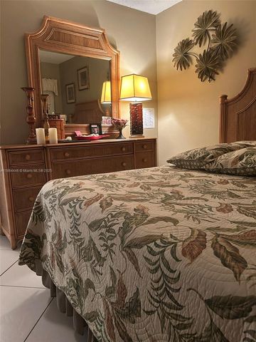 920 SW 11th Ave 9D, Hallandale Beach, FL 33009