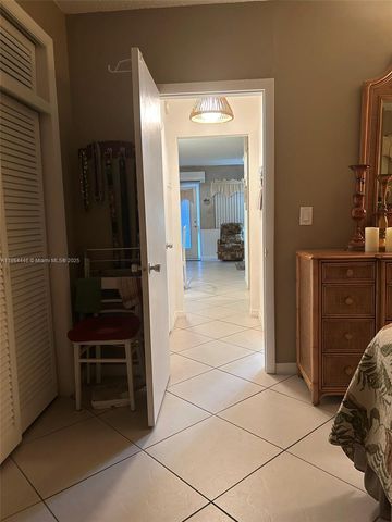 920 SW 11th Ave 9D, Hallandale Beach, FL 33009