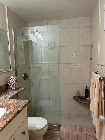 920 SW 11th Ave 9D, Hallandale Beach, FL 33009