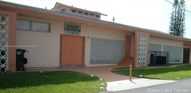 920 SW 11th Ave 9D, Hallandale Beach, FL 33009