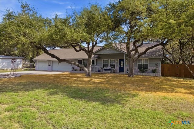 1354 Dawnridge Drive, Canyon Lake, TX 78133