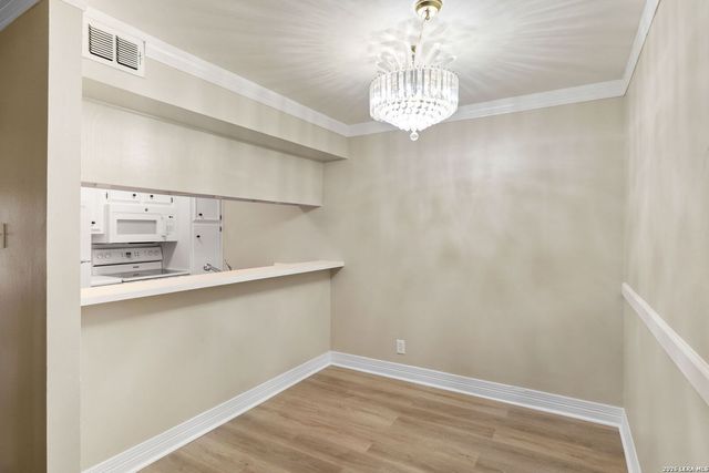 8702 Village Dr Apt 302, San Antonio, TX 78217