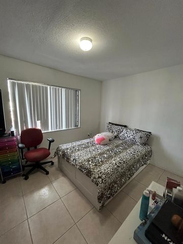 21016 NW 39th Avenue, Miami Gardens, FL 33055