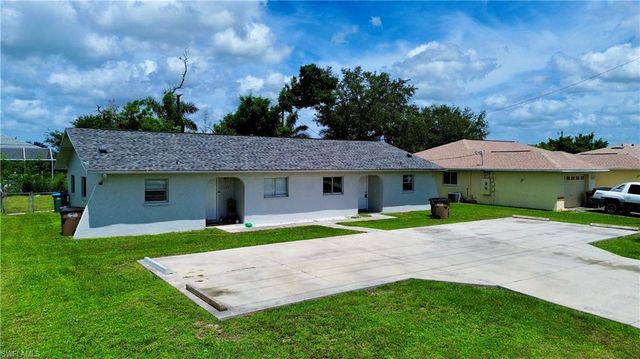 1720 SE Santa Barbara PL, Cape Coral, FL 33990
