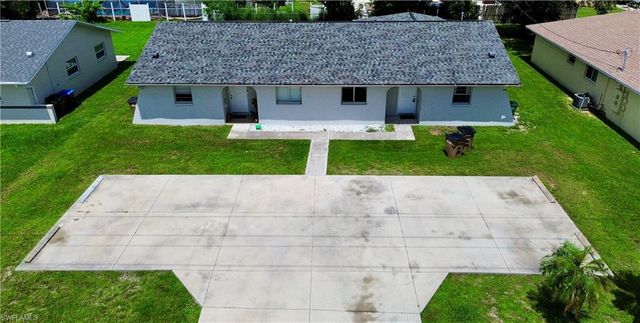 1720 SE Santa Barbara PL, Cape Coral, FL 33990