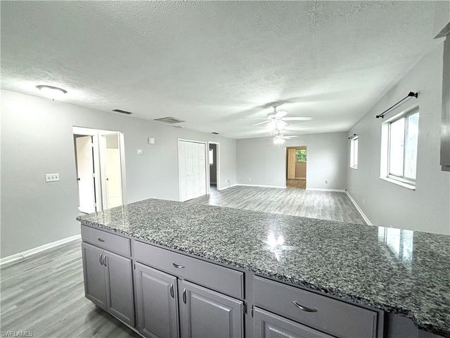 1720 SE Santa Barbara PL, Cape Coral, FL 33990