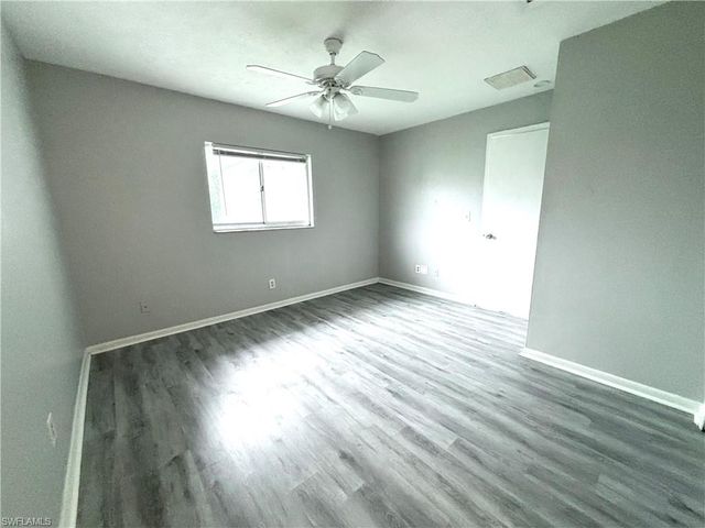 1720 SE Santa Barbara PL, Cape Coral, FL 33990