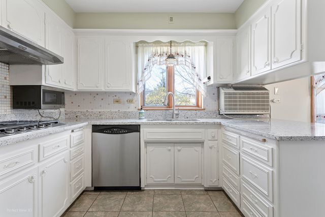 1121 N Northwest Highway, Park Ridge, IL 60068