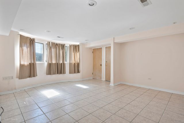 1121 N Northwest Highway, Park Ridge, IL 60068