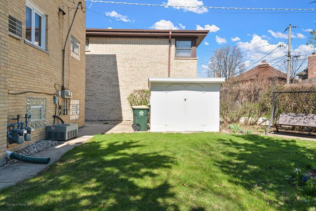 1121 N Northwest Highway, Park Ridge, IL 60068