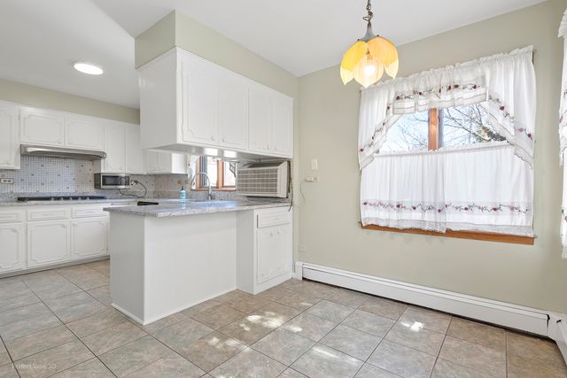 1121 N Northwest Highway, Park Ridge, IL 60068