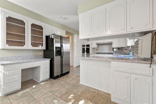 1121 N Northwest Highway, Park Ridge, IL 60068