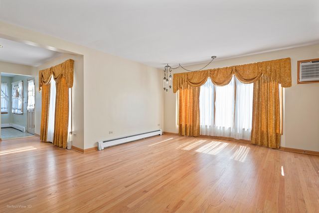 1121 N Northwest Highway, Park Ridge, IL 60068