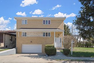 1121 N Northwest Highway, Park Ridge, IL 60068