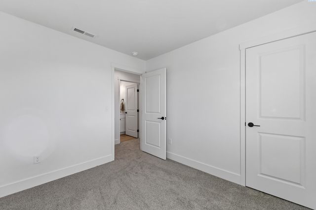 10562 Clearwater Dr, Kennewick, WA 99336