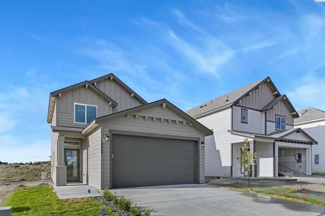10562 Clearwater Dr, Kennewick, WA 99336