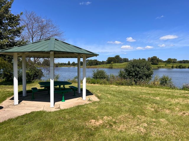 951 Wilshire Court 14-4, Vernon Hills, IL 60061