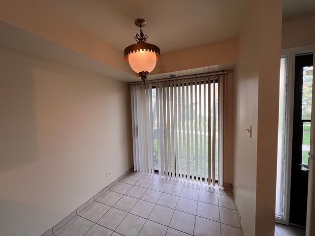 951 Wilshire Court 14-4, Vernon Hills, IL 60061