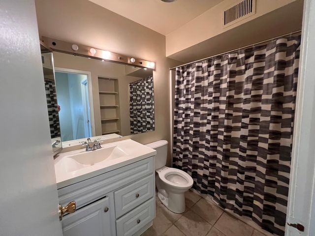 951 Wilshire Court 14-4, Vernon Hills, IL 60061