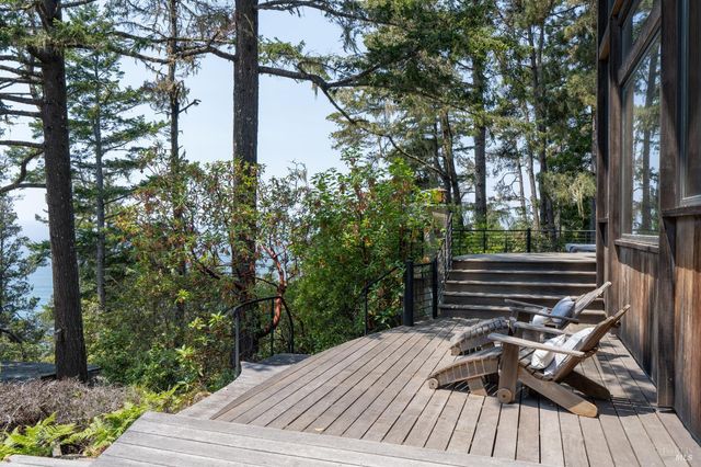 46900 Gypsy Flat Rd, Gualala, CA 95445