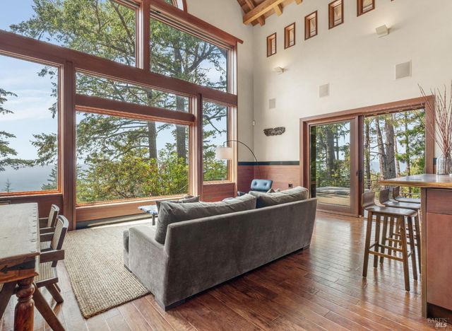 46900 Gypsy Flat Rd, Gualala, CA 95445