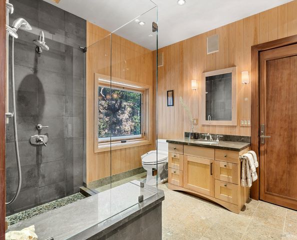 46900 Gypsy Flat Rd, Gualala, CA 95445