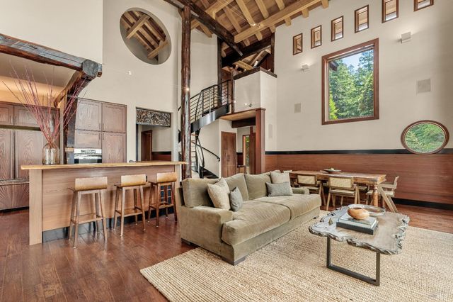 46900 Gypsy Flat Rd, Gualala, CA 95445