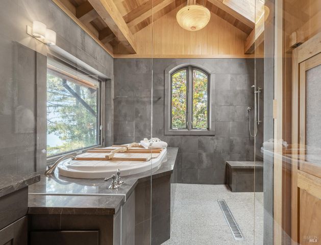 46900 Gypsy Flat Rd, Gualala, CA 95445