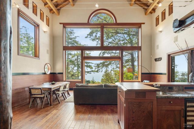 46900 Gypsy Flat Rd, Gualala, CA 95445