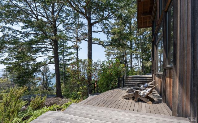 46900 Gypsy Flat Rd, Gualala, CA 95445