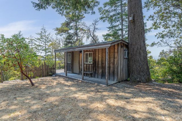46900 Gypsy Flat Rd, Gualala, CA 95445