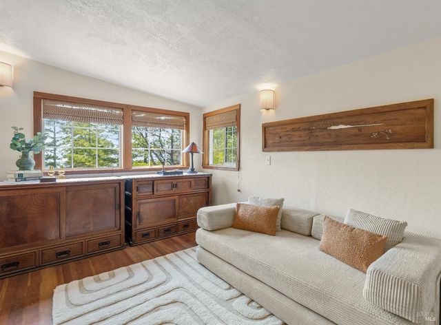 46900 Gypsy Flat Rd, Gualala, CA 95445