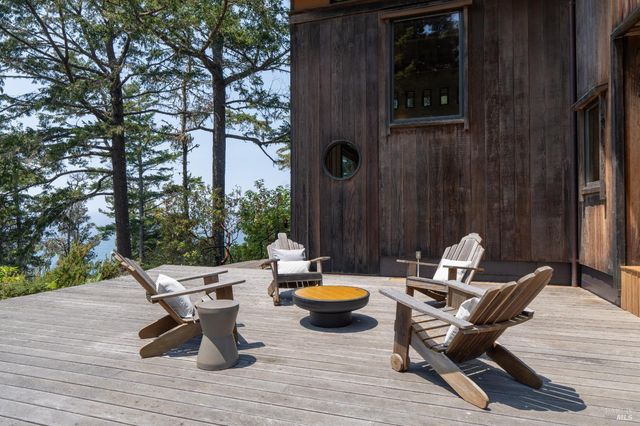 46900 Gypsy Flat Rd, Gualala, CA 95445