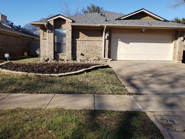 1307 Boardwalk Street, Arlington, TX 76011