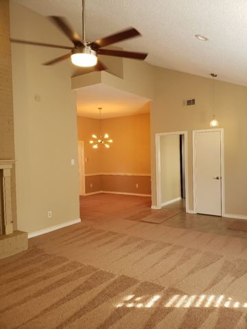 1307 Boardwalk Street, Arlington, TX 76011