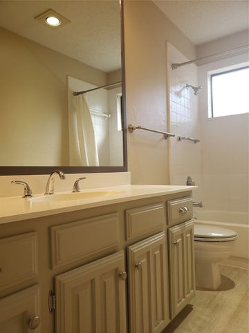 1307 Boardwalk Street, Arlington, TX 76011