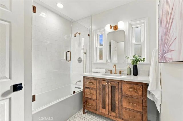 351 W Elm Avenue, Burbank, CA 91506