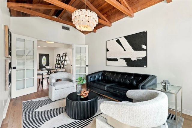 351 W Elm Avenue, Burbank, CA 91506